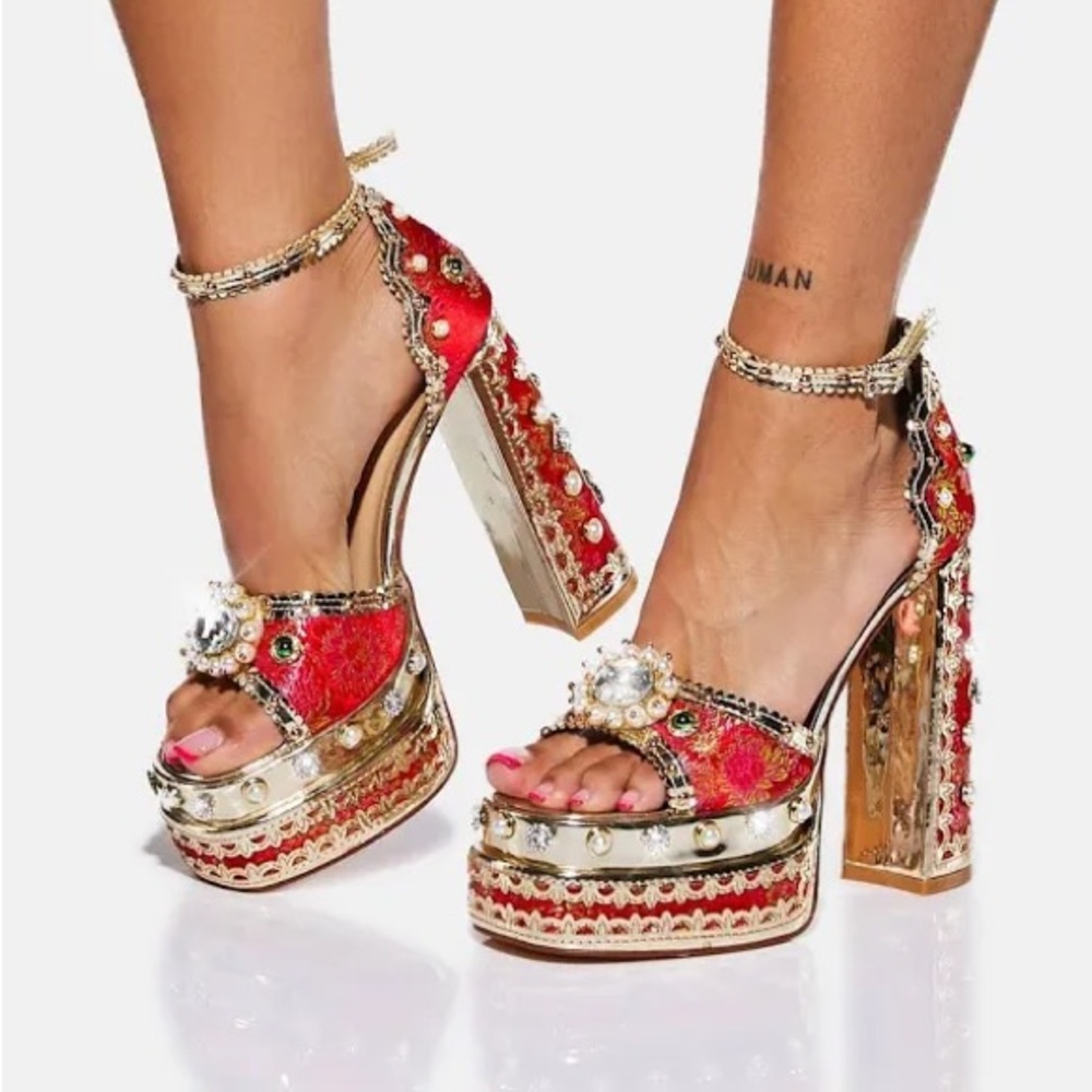 Never worn! 	
AZALEA WANG
Aim For The Eyes Platform Heels
US 8 1/2 Dolls Kill